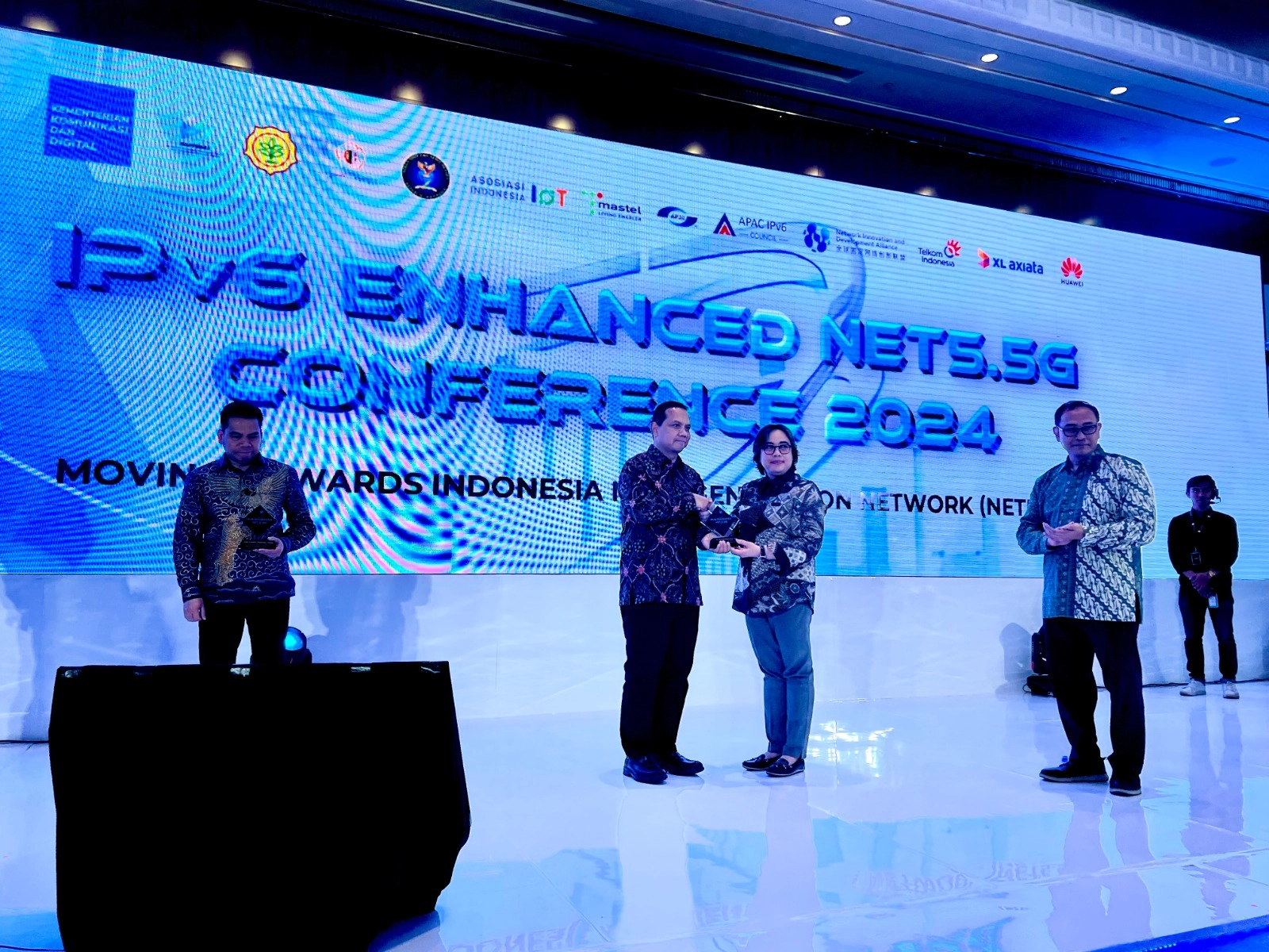 Telkom Raih Penghargaan KOMDIGI sebagai Implementator IPv6 Enhanced Fixed Broadband Terbaik 2024